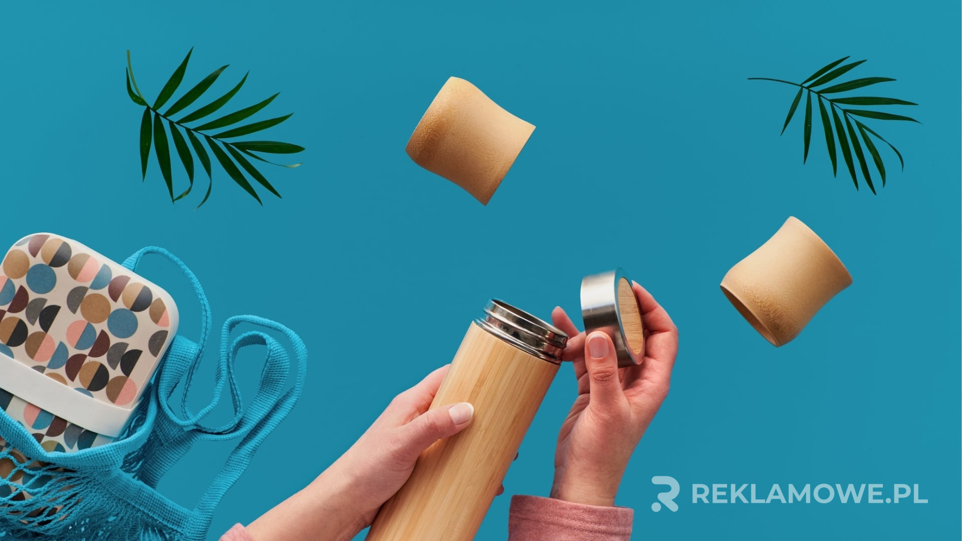 Zdjęcie nowoczesnych bidonów reklamowych